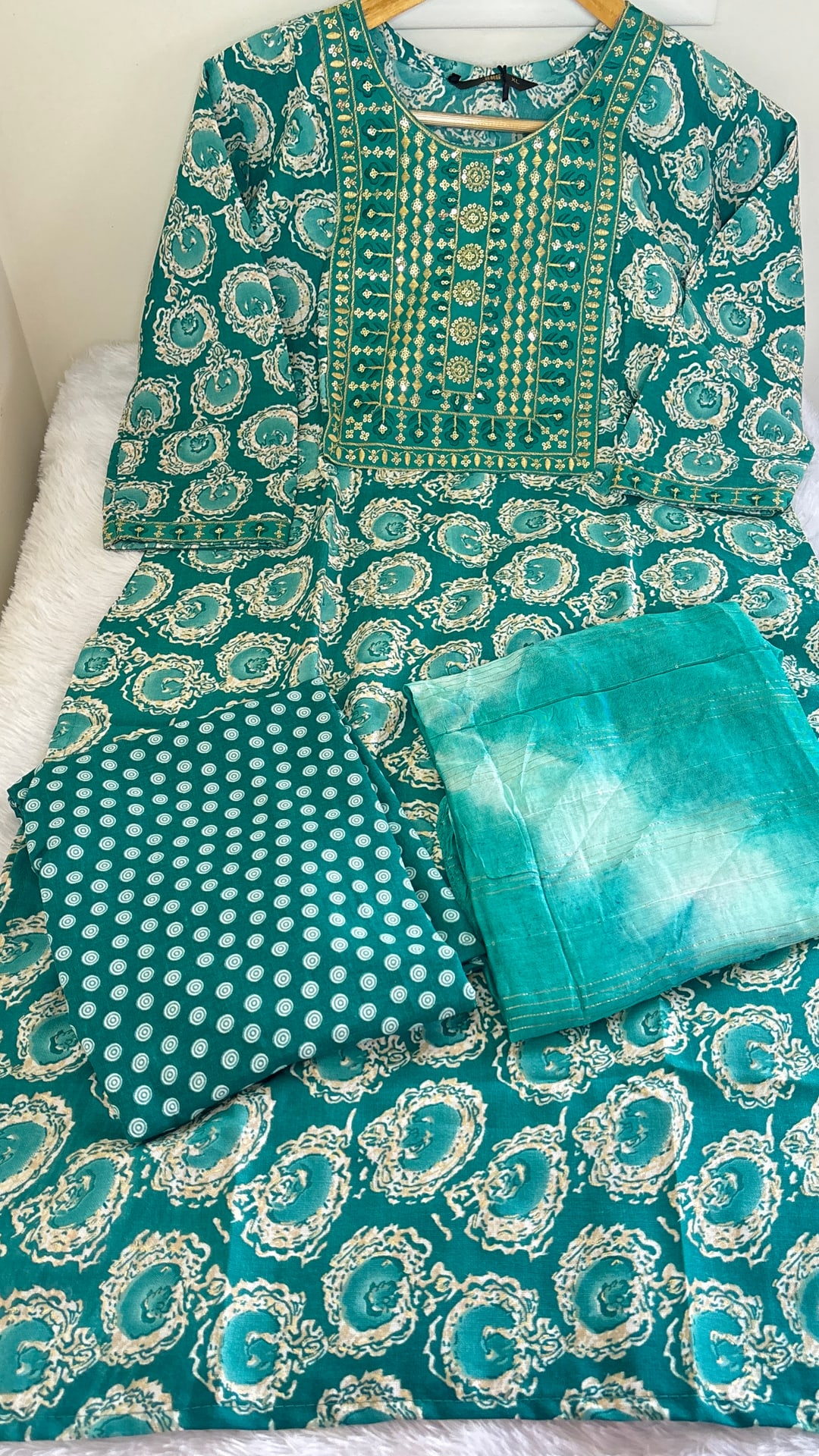 Rama Green Three Piece Set, photograph 1 of 3