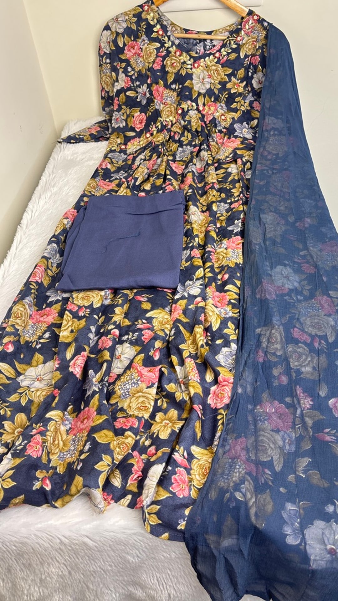 Navy Blue Floral Alia Cut Three Piece Set, photograph 3 of 4