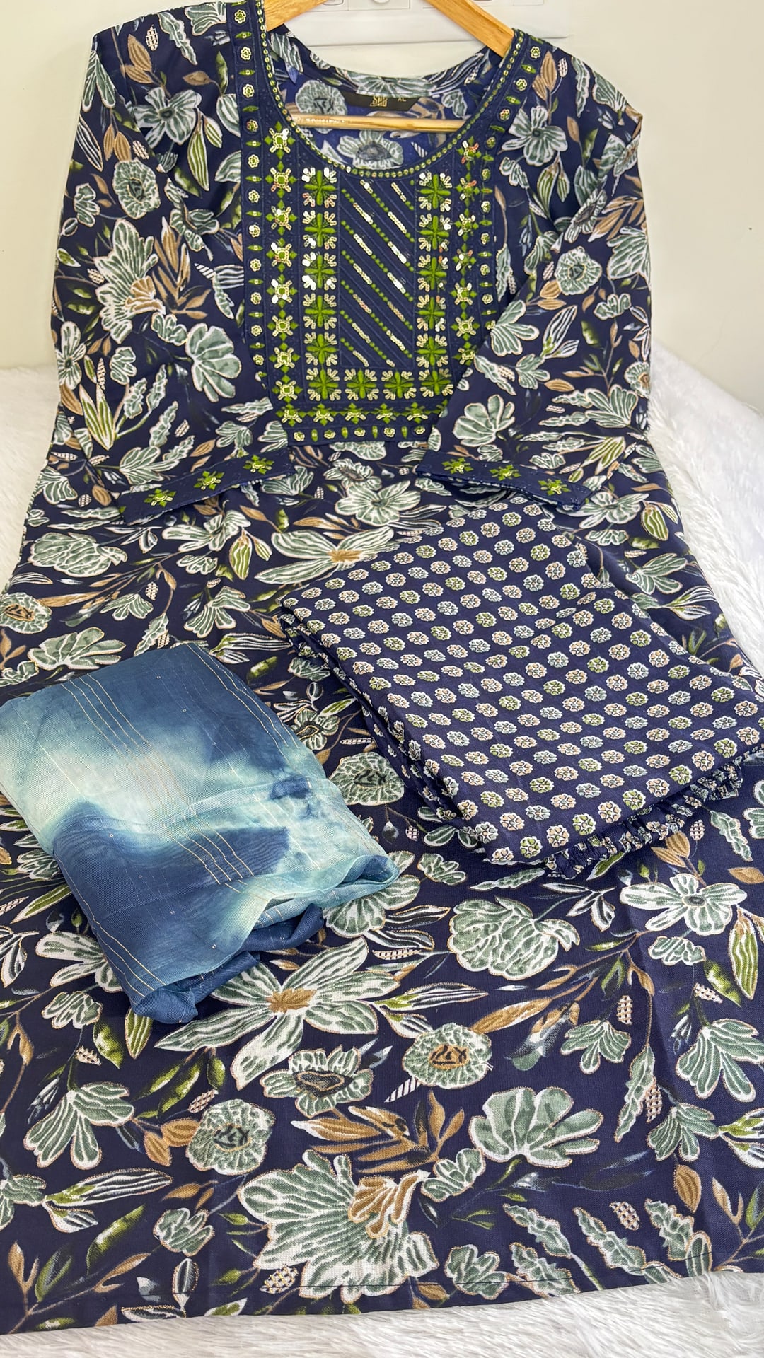 Navy Blue Sage Floral Three Piece Set, photograph 2 of 3