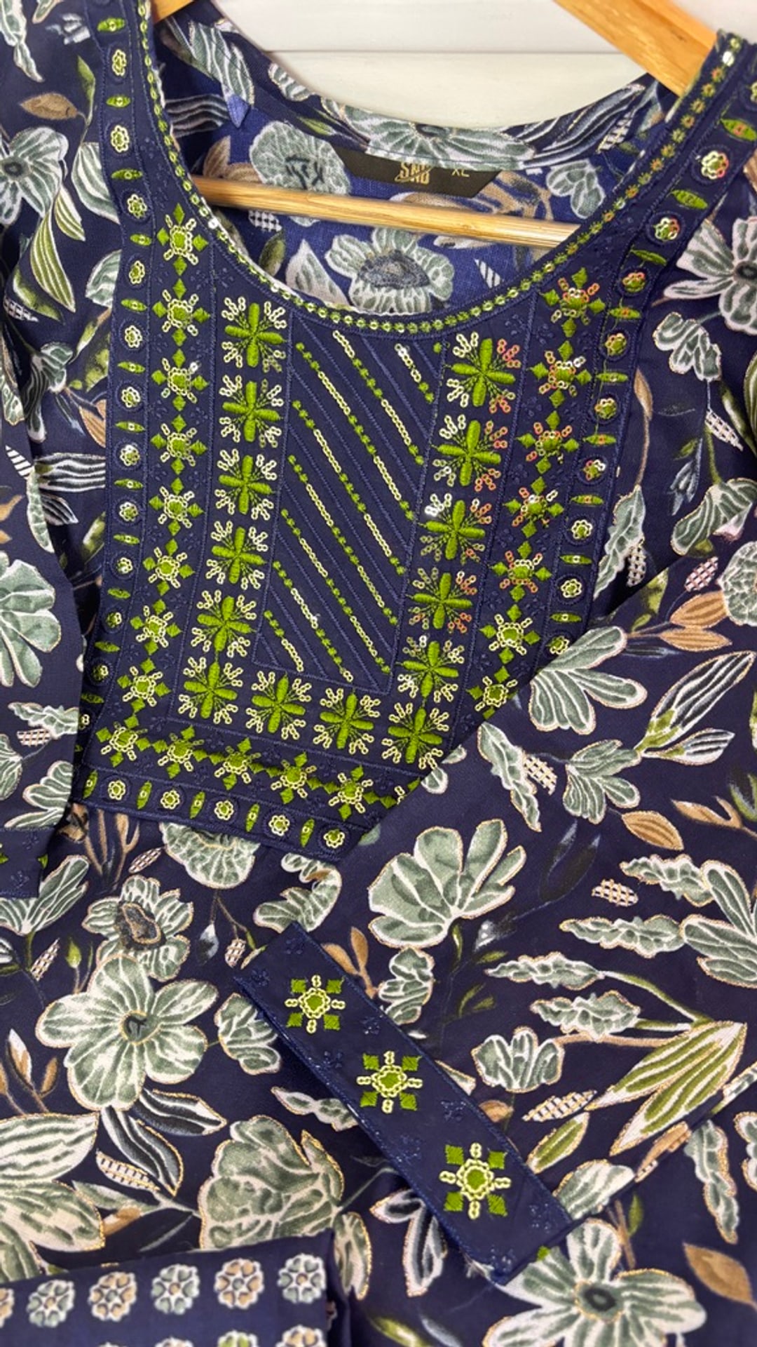 Navy Blue Sage Floral Three Piece Set, photograph 3 of 3