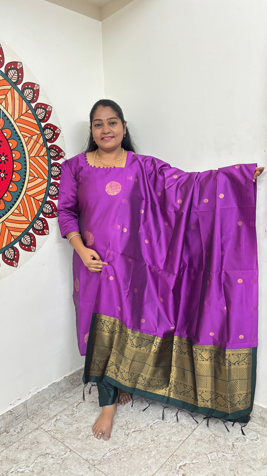 Vadamalli With Bottle Green soft silk salwar, photograph 2 of 8